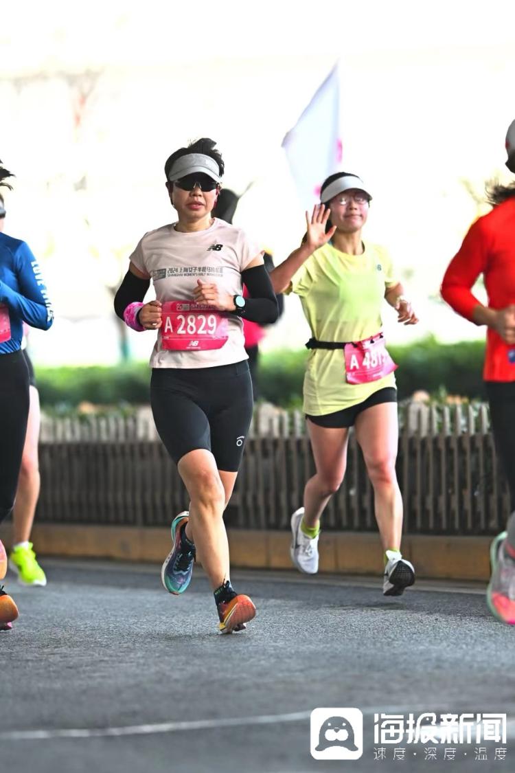 5个手机跑新闻媒体美国一些人别光忙着拆手机